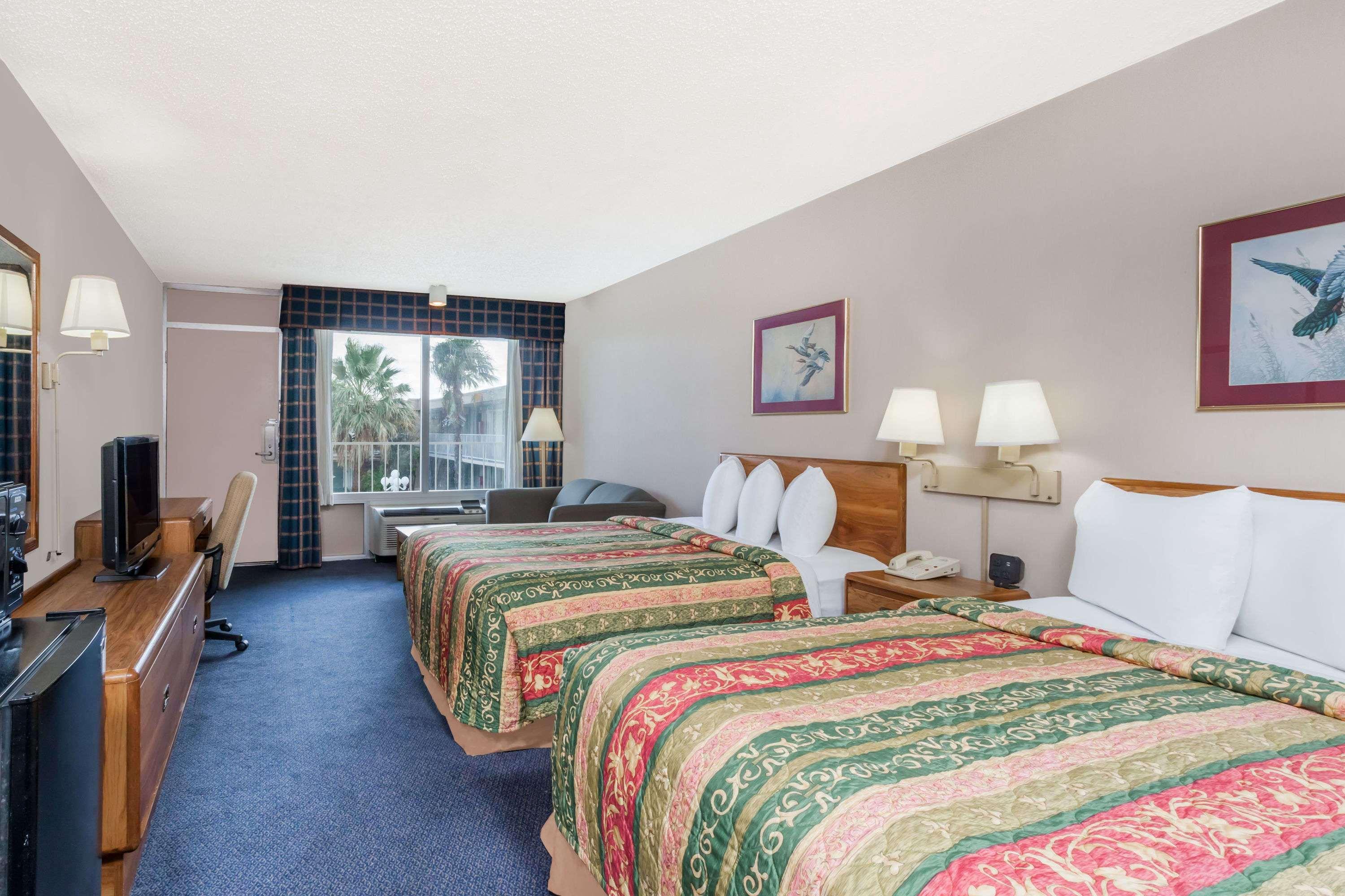 Days Inn By Wyndham Seguin Tx Extérieur photo