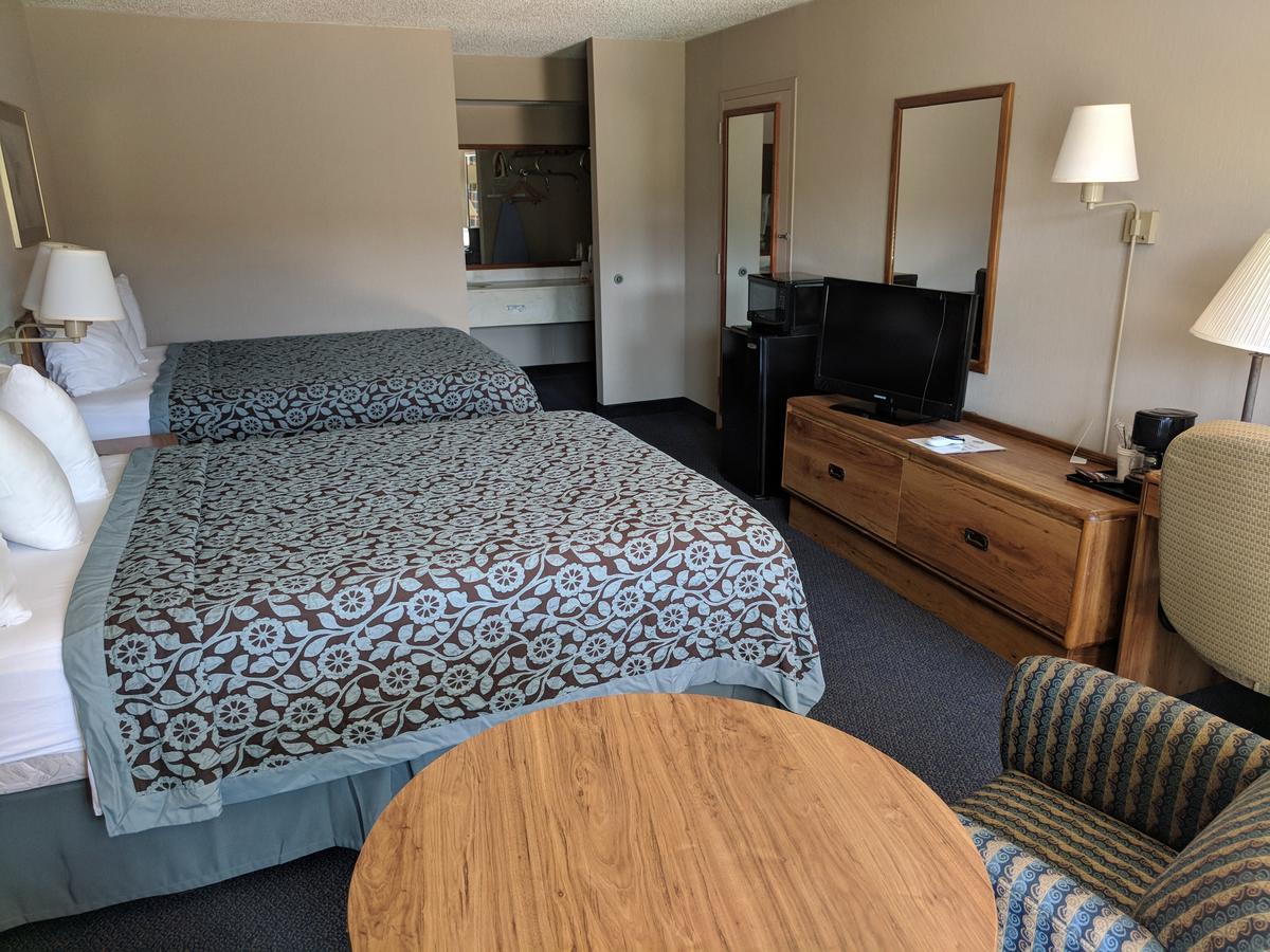 Days Inn By Wyndham Seguin Tx Extérieur photo