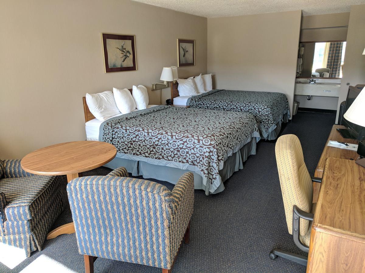 Days Inn By Wyndham Seguin Tx Extérieur photo